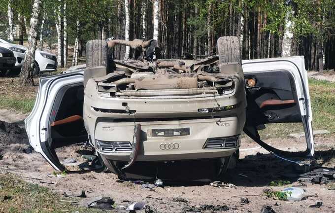 У автомобиля Захара Прилепина в результате взрыва полностью оторвало его переднюю часть