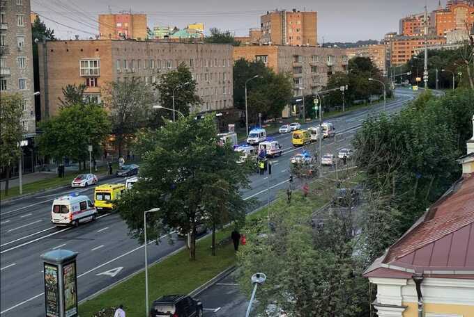 В Хамовниках после утренней атаки беспилотника проверяют канализационные люки