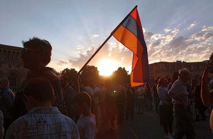 Сына второго президента Армении задержала полиция во время митингов в центре Еревана